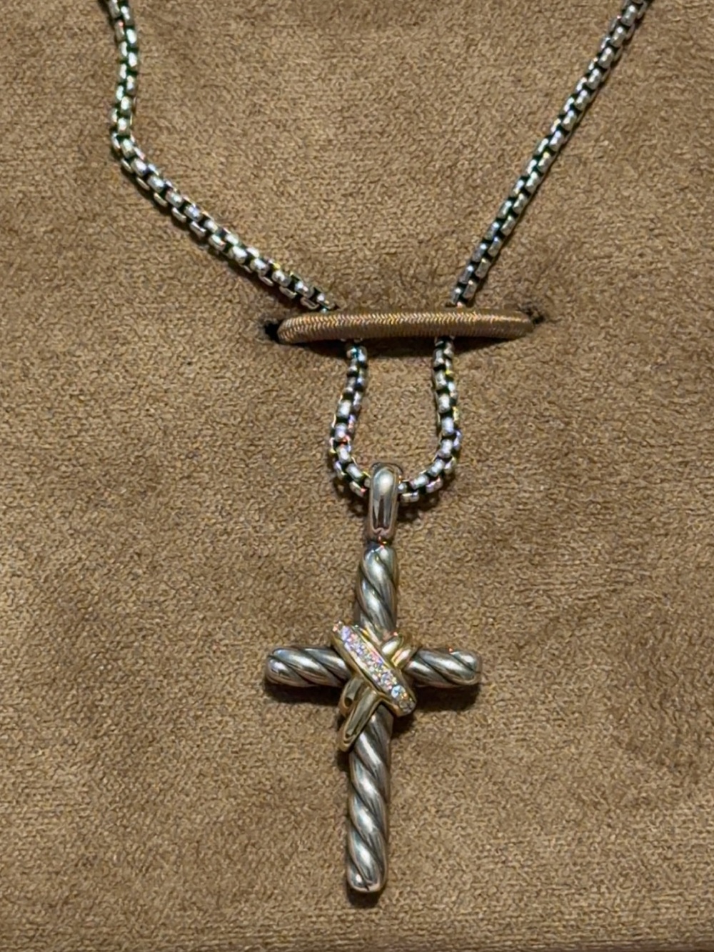 David Yurman X CROSS NECKLACE
Sterling Silver with 14K Yellow Gold and Diamonds